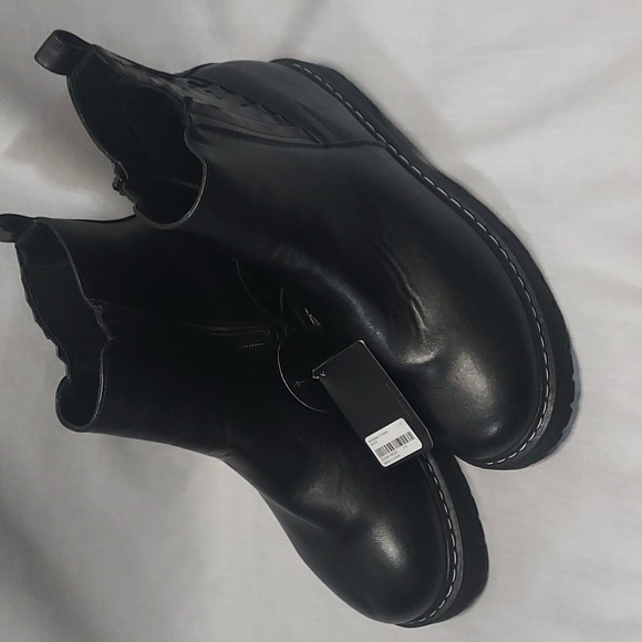 NWT Forever 21 women's boots‎ - Picture 1 of 6
